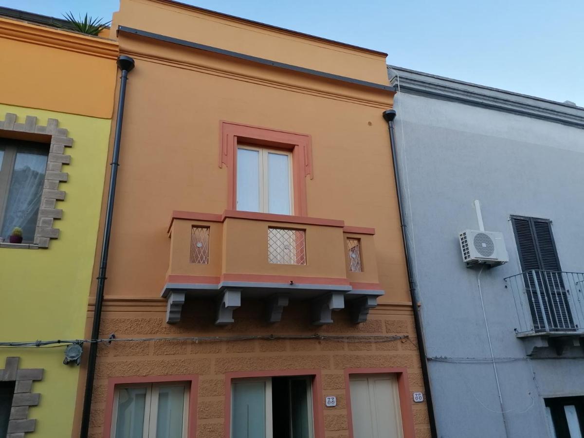 Appartamento Su Palazzina Storica In Centro A SantʼAntìoco Kültér fotó